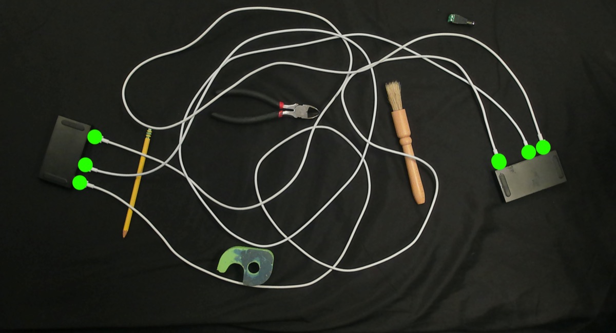 Monochrome cables with detected connector endpoints